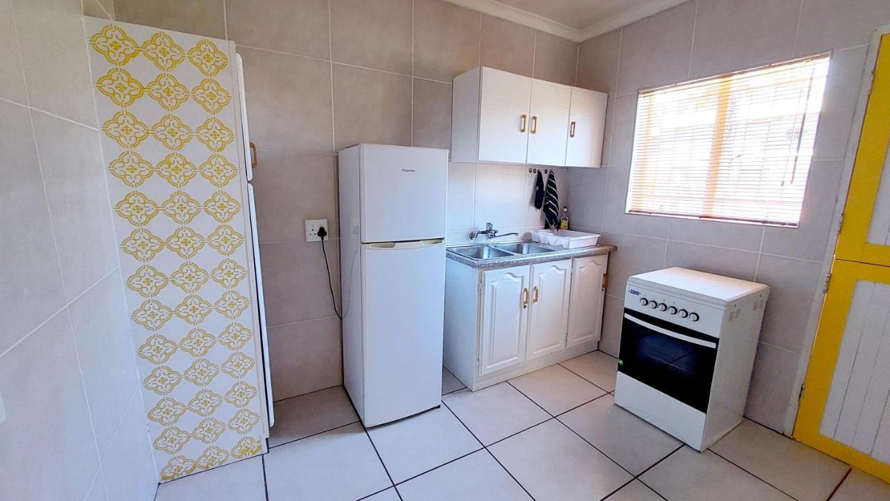 Klinkies Apartment Potchefstroom Bagian luar foto